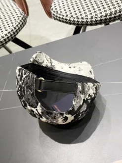 Alternative view of LV Hats & Caps F020260503647949