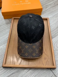 Alternative view of LV Hats & Caps F020260503651249