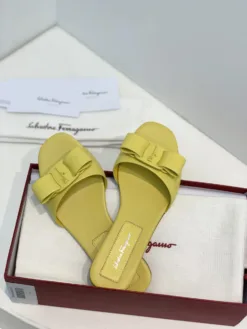 LV Sandals & Slides EU35-38 B70202605030141119