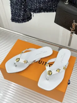 Alternative view of LV Sandals & Slides EU35-39 B80202605031093129