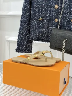 LV Sandals & Slides EU35-39 B80202605031094129