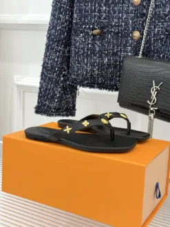 LV Sandals & Slides EU35-39 B80202605031095129