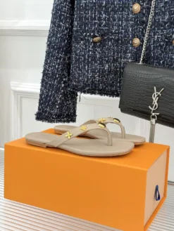 LV Sandals & Slides EU35-39 B80202605031097129