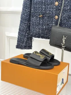 LV Sandals & Slides EU35-39 B80202605031332129