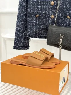 LV Sandals & Slides EU35-39 B80202605031337129