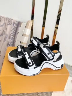 LV Sandals & Slides EU35-39 C20202605030648139