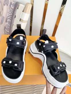 Alternative view of LV Sandals & Slides EU35-39 C20202605030649139
