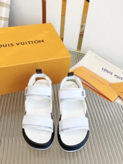 LV Sandals & Slides EU35-39 C20202605030654139