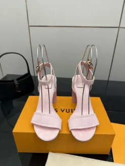 LV Sandals & Slides EU35-40 C20202605032956139
