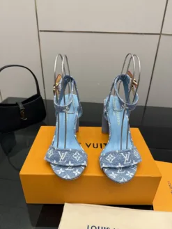 LV Sandals & Slides EU35-40 C20202605032958139