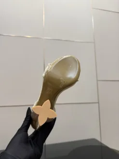 Alternative view of LV Sandals & Slides EU35-40 C20202605032959139