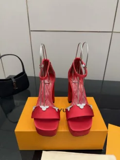 LV Sandals & Slides EU35-40 C50202605032963149