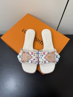 LV Sandals & Slides EU35-42 C30202605030661139