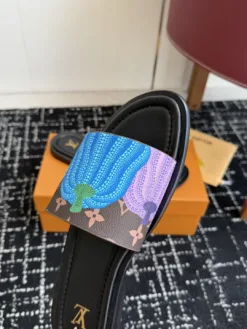 Alternative view of LV Sandals & Slides EU39-46 B15202605030962109