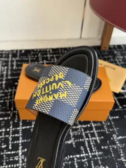 Alternative view of LV Sandals & Slides EU39-46 B15202605030963109