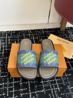 LV Sandals & Slides EU39-46 B15202605030964109