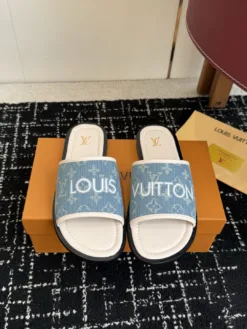 LV Sandals & Slides EU39-46 B15202605030966109