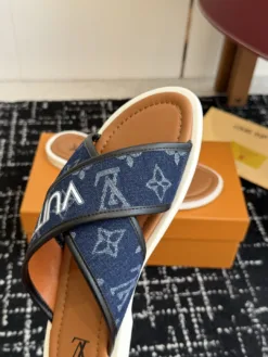 Alternative view of LV Sandals & Slides EU39-46 B15202605030968109