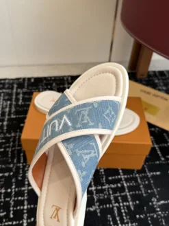Alternative view of LV Sandals & Slides EU39-46 B15202605030969109