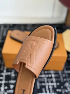 Alternative view of LV Sandals & Slides EU39-46 B15202605030998109