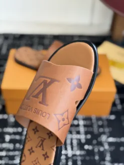 Alternative view of LV Sandals & Slides EU39-46 B15202605030999109