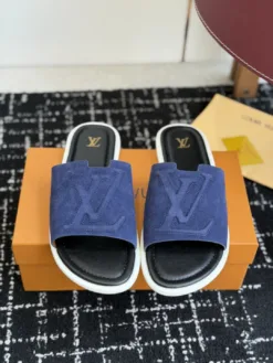 LV Sandals & Slides EU39-46 B15202605031006109