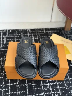 LV Sandals & Slides EU39-46 B15202605031010109