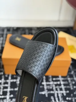 Alternative view of LV Sandals & Slides EU39-46 B15202605031011109