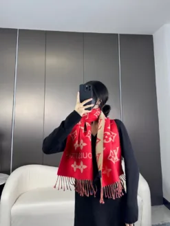 Alternative view of LV Scarves A0520260504507569