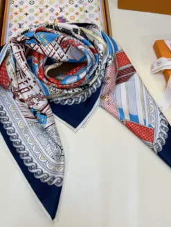 Alternative view of LV Scarves A1520260504230669