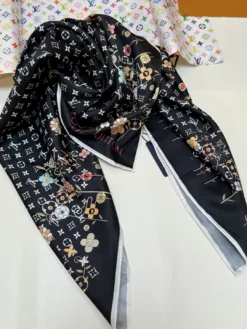 Alternative view of LV Scarves A1520260504530469