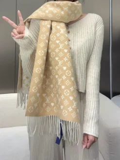 Alternative view of LV Scarves A1520260504588469
