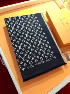 Alternative view of LV Scarves A3520260504094669