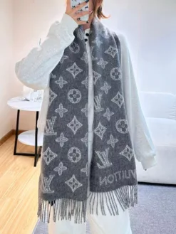 LV Scarves A35202605041078669