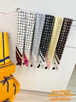 Alternative view of LV Scarves A5020260504098579
