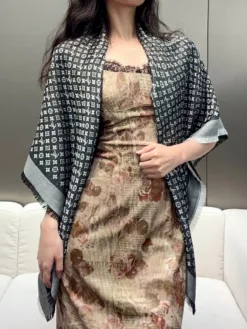 LV Scarves A6020260504934579