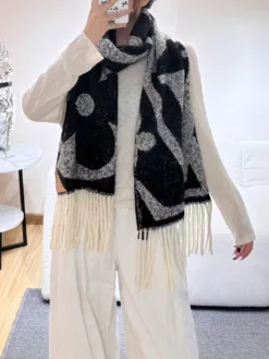 Alternative view of LV Scarves A6520260504647079