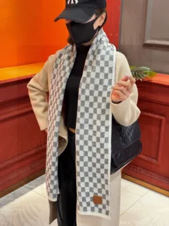 LV Scarves A7020260504098079