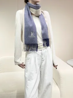Alternative view of LV Scarves A9020260504316589