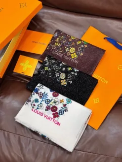 Alternative view of LV Scarves A9520260504756589