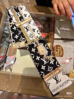 LV Scarves D5202605041020749