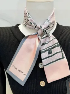 Alternative view of LV Scarves D520260504183249