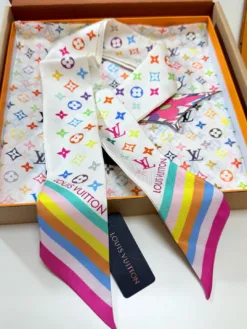 Alternative view of LV Scarves E020260504182949