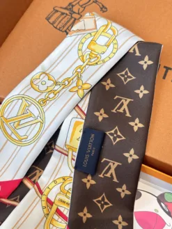 Alternative view of LV Scarves E020260504480549