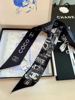 Alternative view of LV Scarves E020260504558749