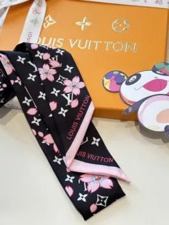Alternative view of LV Scarves E020260504728349