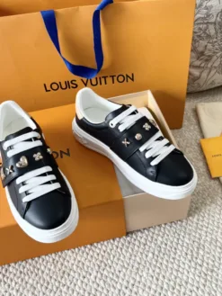 LV Sneakers EU35-39 C70202605031373149