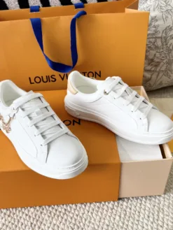 LV Sneakers EU35-39 C70202605031375149