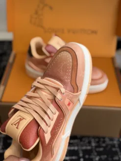 Alternative view of LV Sneakers EU39-45 E00202605031044189