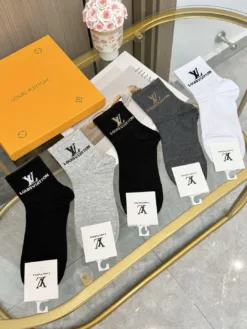 LV Socks D020260503078649